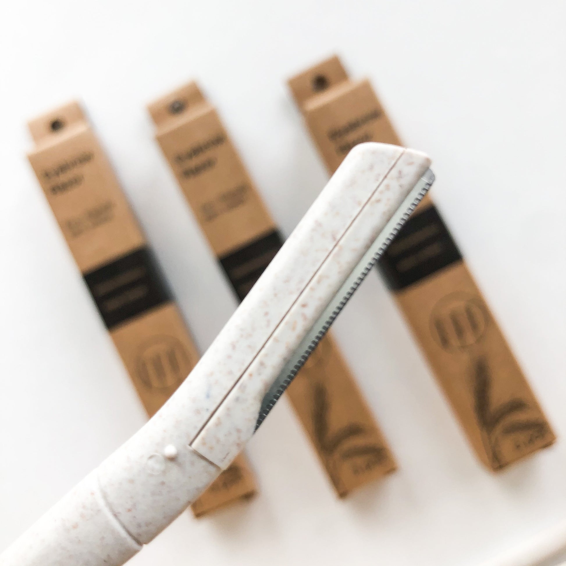 Biodegradable Wheat Straw Eyebrow Razor Trimmer - Eco Friendly Sustainable Facial Dermaplaning Razor - Set of 3-4