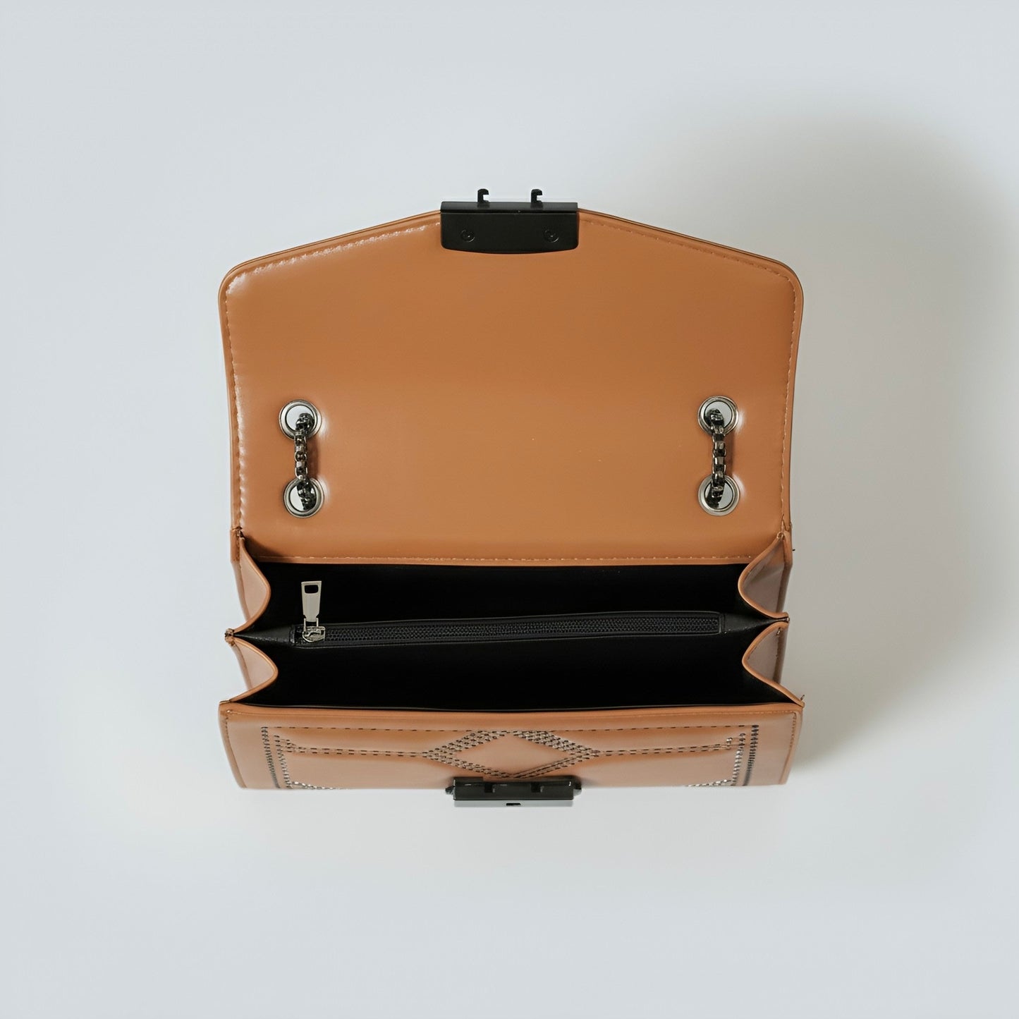 Elegant Aura Crossbody Bag – Chic Chain Strap & Luxurious Leather | Rotta