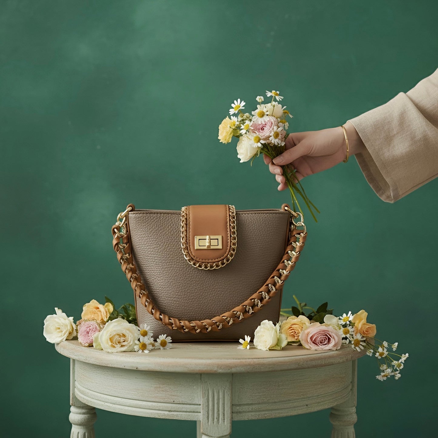 Cosmo Bag – Sophisticated Vegan Leather Crossbody