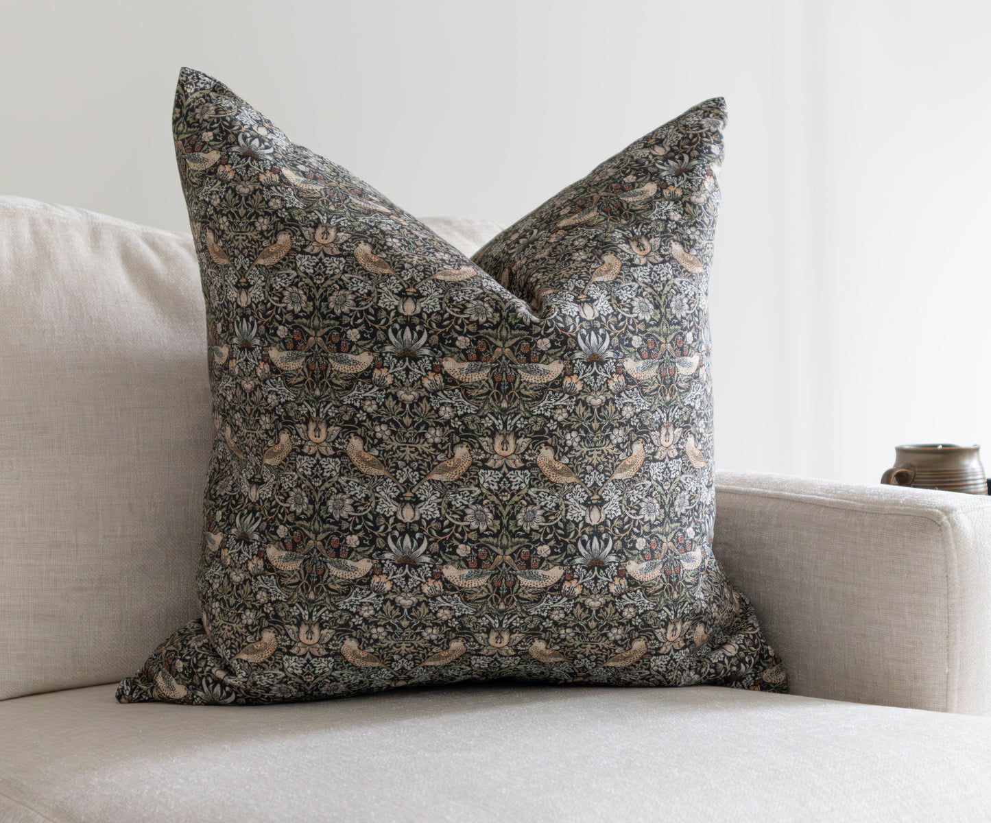 Sariel | Vintage Style Floral Pillow Cover