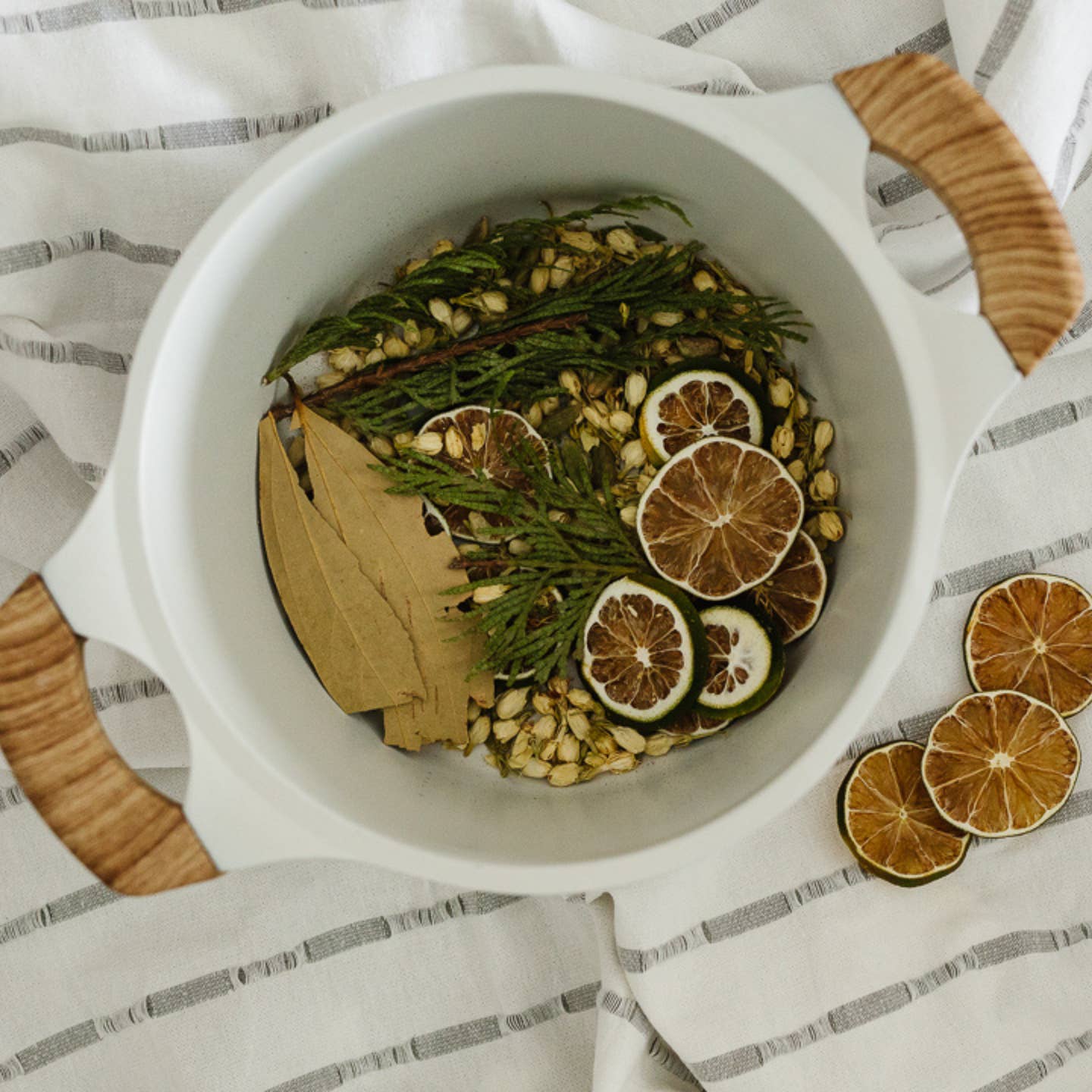 Be Cozy Simmer Pot Mix – Natural Jasmine Spice Aroma