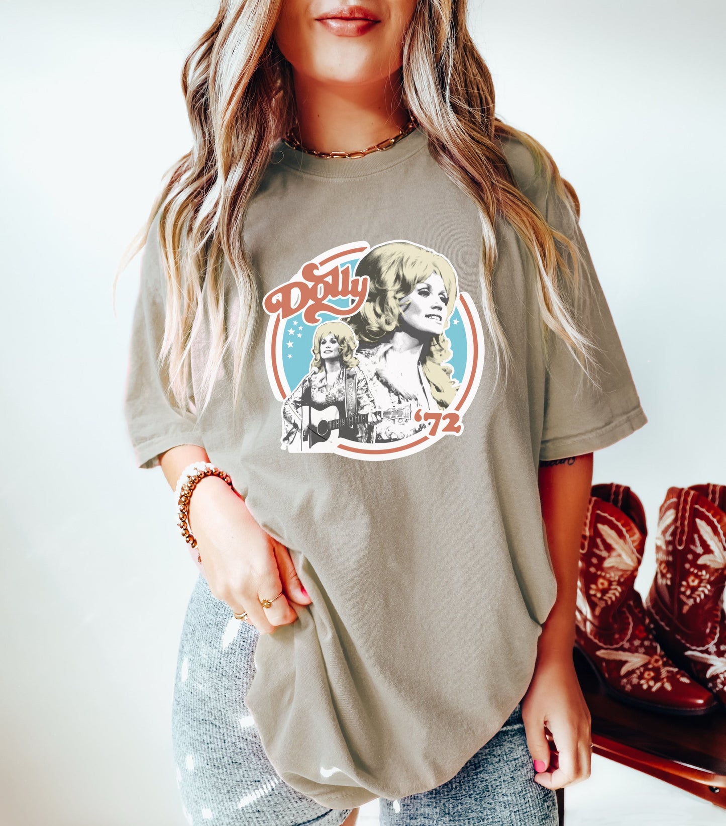 Vintage '72 Dolly - Comfort Tee-2