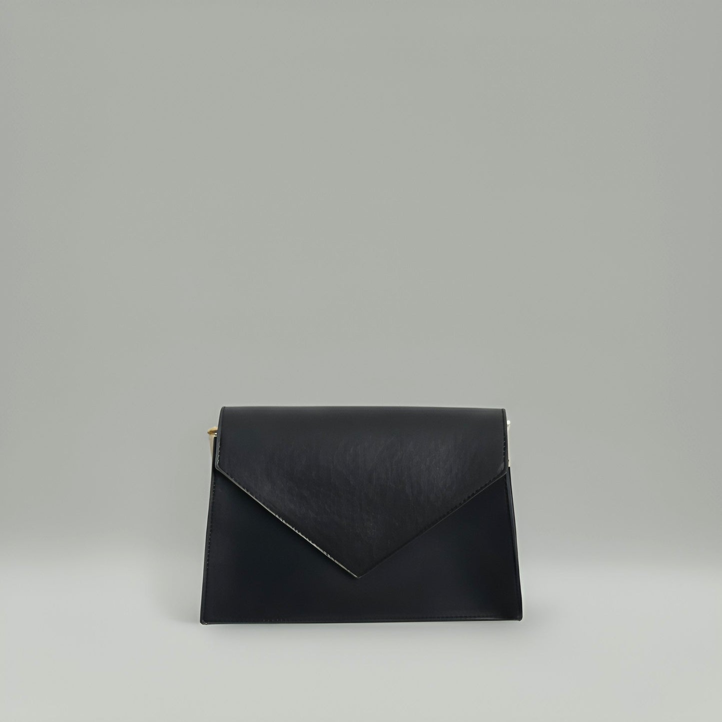 SOHO - Elegant Leather Envelope Crossbody Bag – Classic Black & Terracotta Brown