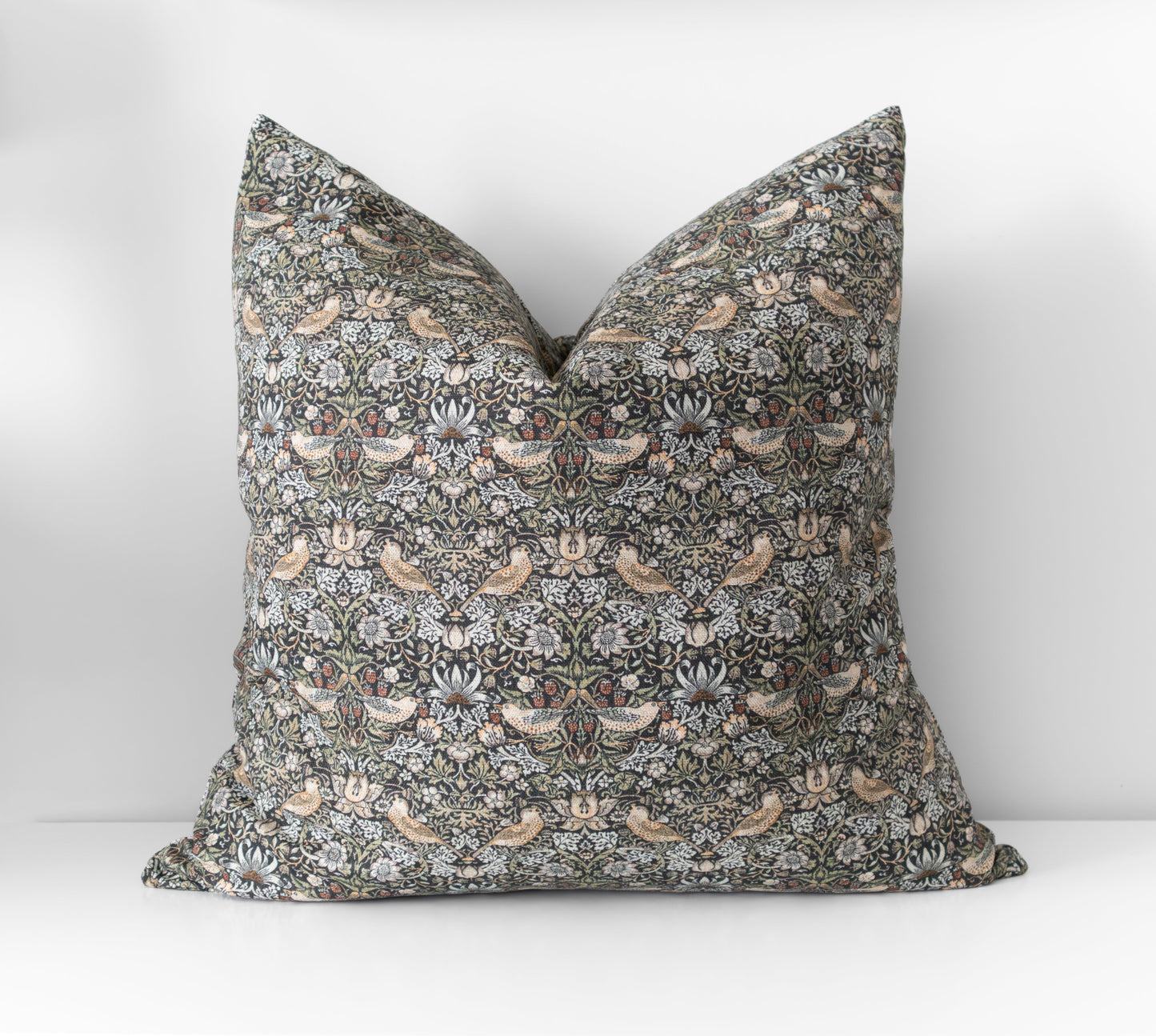 Sariel | Vintage Style Floral Pillow Cover