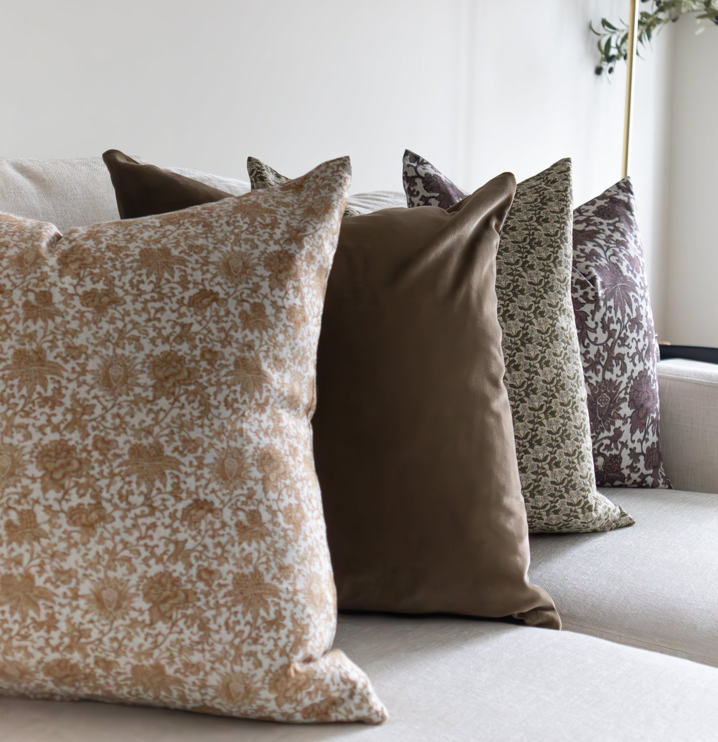 Eleanor | Vintage Floral Pillow Cover